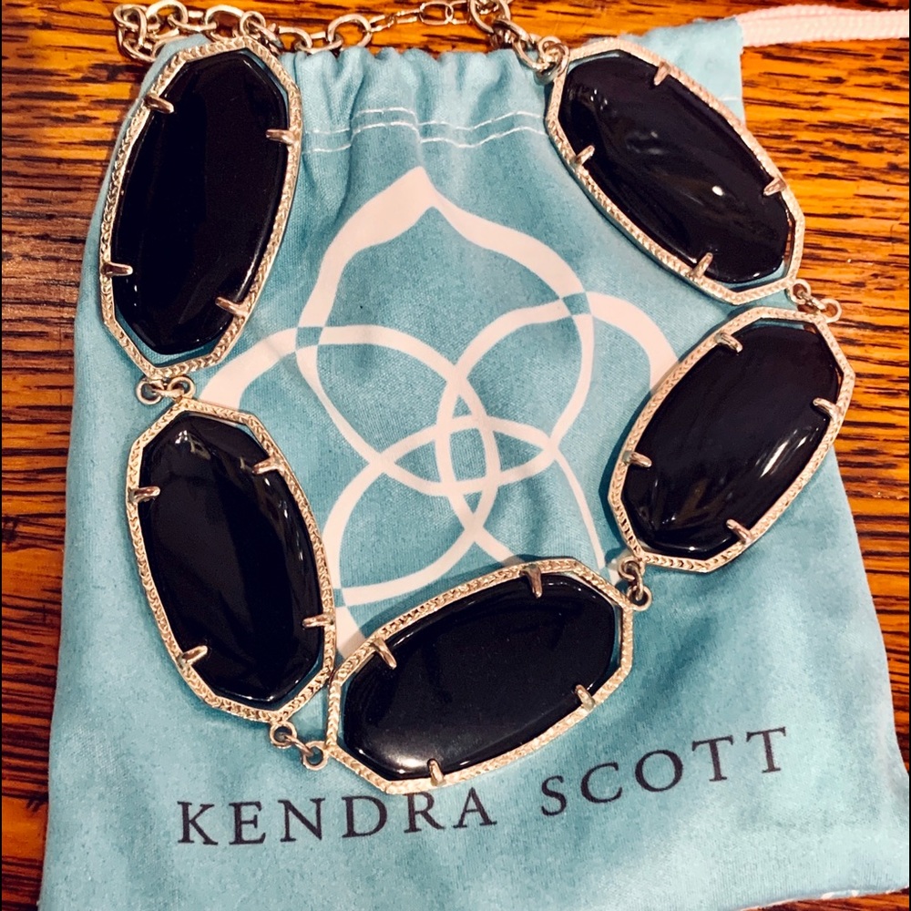 Kendra Scott Valencia Necklace black